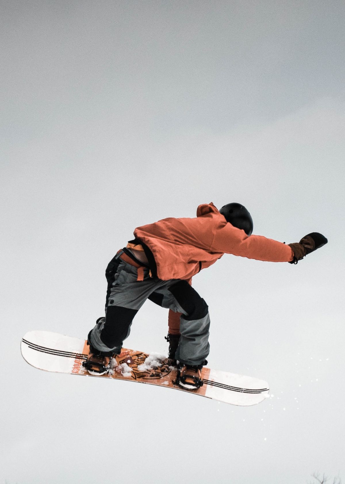Best Snowboarding Mittens for The 20222023 Season